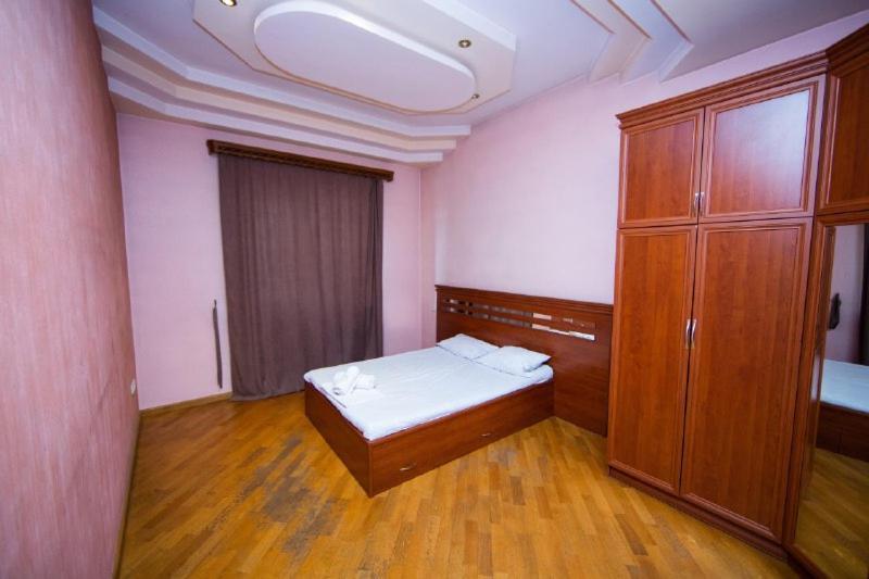 Centre Hotel-Hostel เยเรวาน ภายนอก รูปภาพ